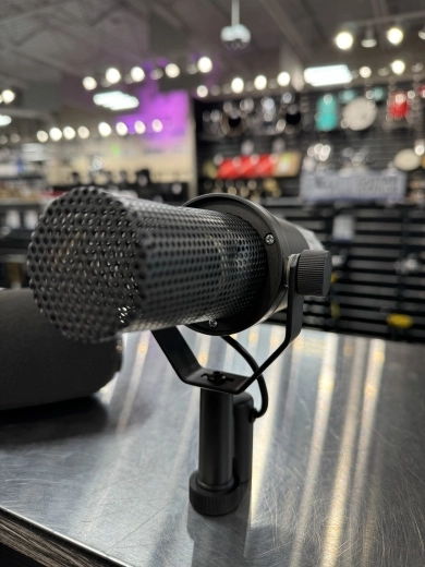 Shure - SM7B 2