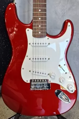 Squier Affinity Series Stratocaster in Red 2