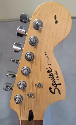 Squier Affinity Series Stratocaster in Red 2