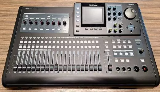 Tascam - DP-32SD - 32-TRACK DIGITAL PORTASTUDIO
