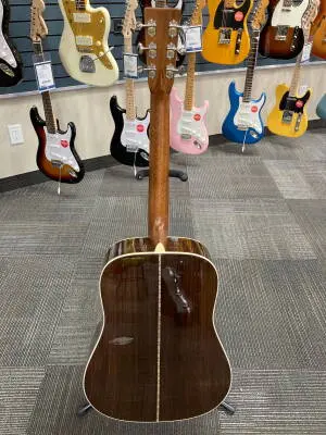Martin D-28 Spruce/Rosewood Acoustic Guitar 2