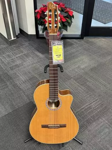 Godin Guitars - G51830