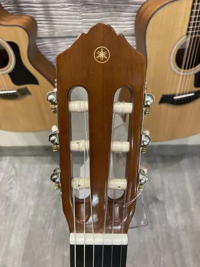 Yamaha C40 Acoustic Guitar 2