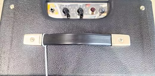 FENDER PRO JUNIOR SE BLACK 2