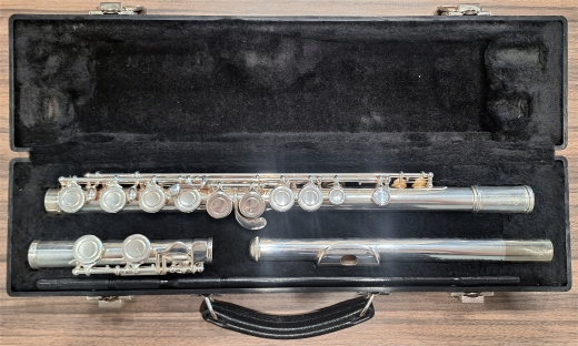 ARMSTRONG FLUTE CLOSED HOLE OFF-G/A W/CASE