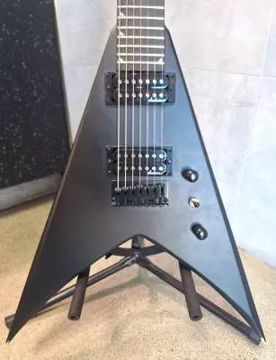 Jackson Guitars - JS Series King V JS22-7 KV HT 7-String Electric Guitar, Amaranth Fingerboard - Satin Black 2