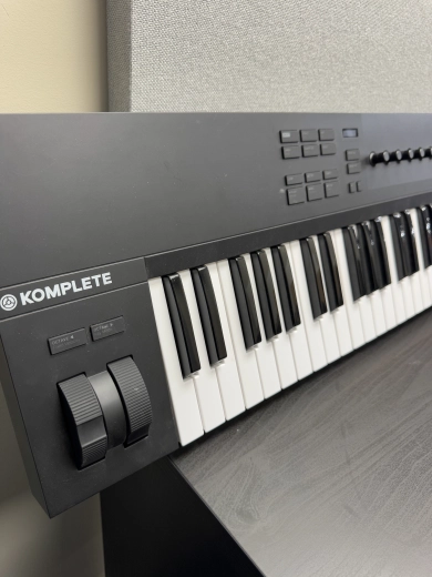 Native Instruments - KONTROL A61 3