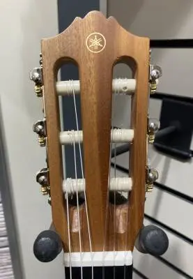 Yamaha GL1 Guitalele 2