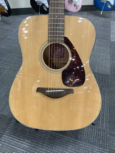 Yamaha FG700S Acoustic Guitar 2