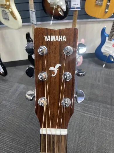 Yamaha FG700S Acoustic Guitar 2