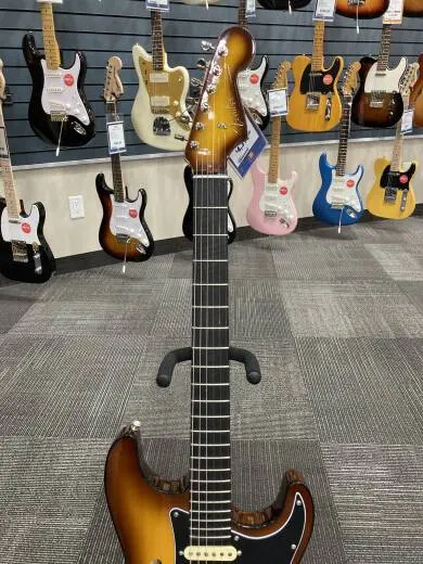 Fender Limited Edition Suona Stratocaster Thinline 2