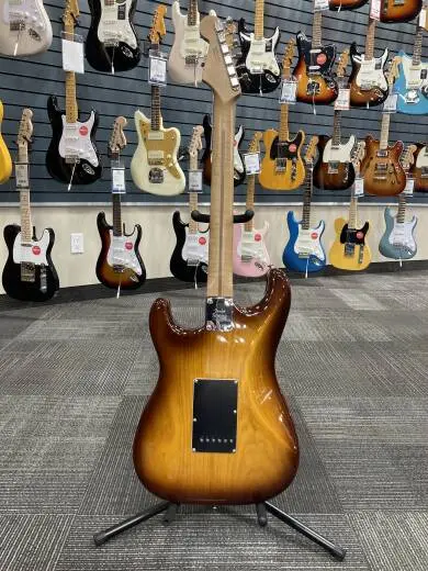 Fender Limited Edition Suona Stratocaster Thinline 2