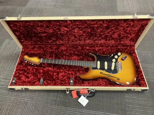 Fender Limited Edition Suona Stratocaster Thinline 2