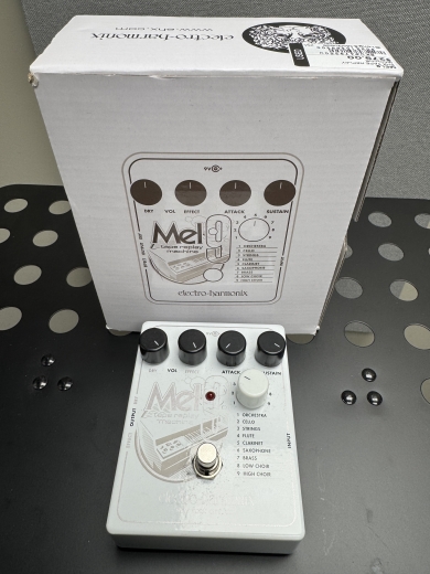 Electro-Harmonix MEL9 Tape Replay Machine Pedal | Long & McQuade Electro-Harmonix MEL9 Tape Replay Machine Pedal | Long & McQuade