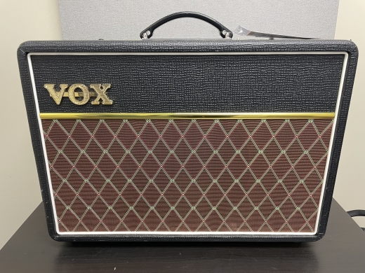 Store Special Product - Vox - AC10C1
