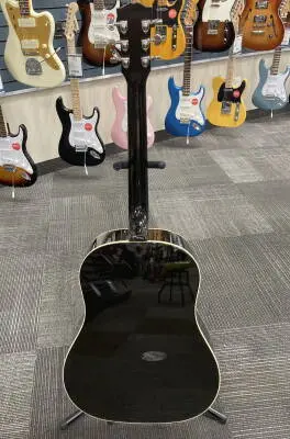 Gibson Acoustic J-45 Standard 2
