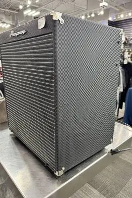 Ampeg RB115 Solid State Combo 2
