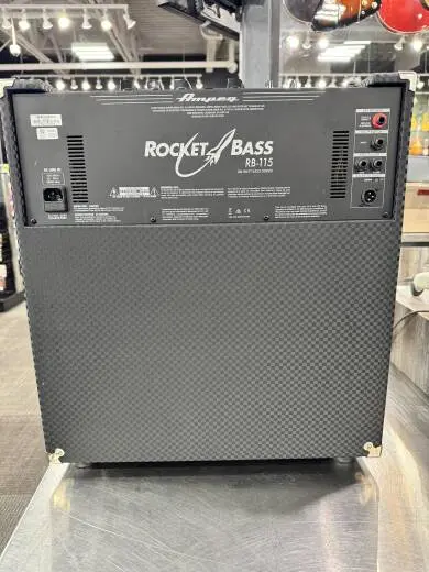 Ampeg RB115 Solid State Combo 2