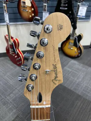 Fender Limited Edition Player Stratocaster 2