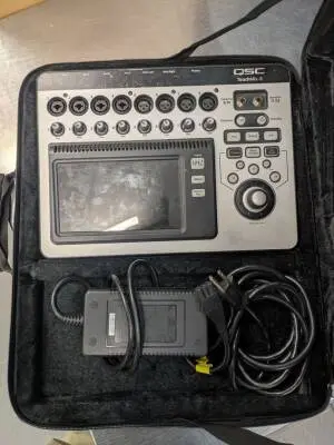 QSC - TOUCHMIX-8