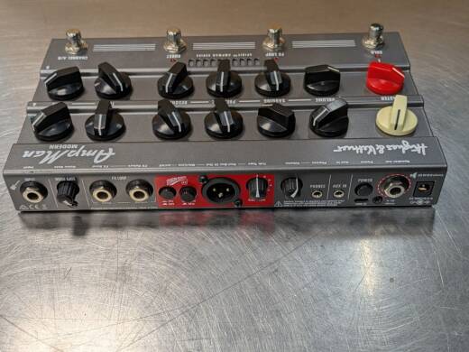 Hughes & Kettner AmpMan Modern Floor Amplifier