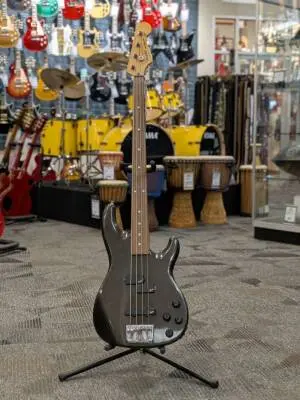 FENDER LYTE P-BASS (JAPAN)