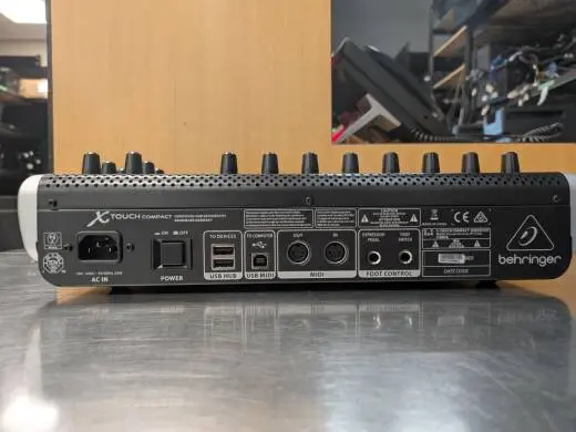 Behringer - X-TOUCH COMPACT 2