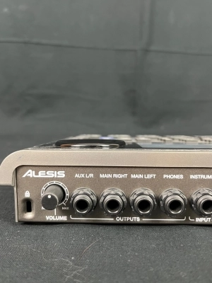 Alesis - SR-18 3