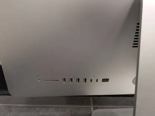 21.5-inch 2017 iMac 2