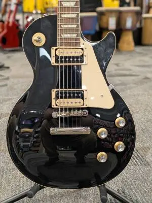 Gibson Les Paul Classic - Ebony 2
