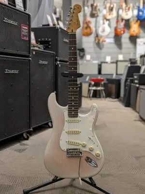 Player II Stratocaster, Rosewood Fingerboard - White Blonde