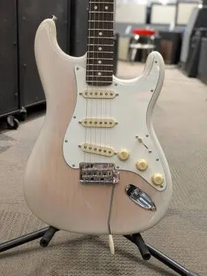 Player II Stratocaster, Rosewood Fingerboard - White Blonde 2