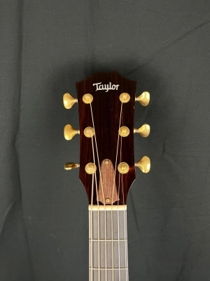 TAYLOR CUSTOM GRAND CONCERT 2