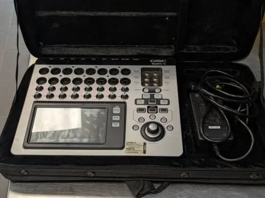 QSC - TOUCHMIX-16