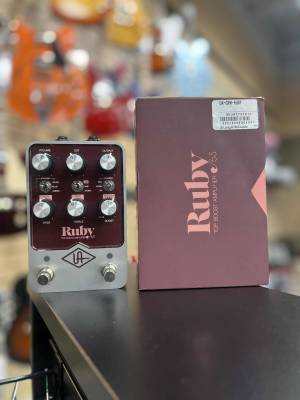 Universal Audio UAFX Ruby '63 Top Boost Amplifier Pedal | Long