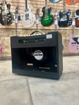 Blackstar Amplification - DEBUT-50R-BLK 3
