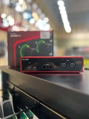 Store Special Product - Focusrite - SCARLETT2I2MK4
