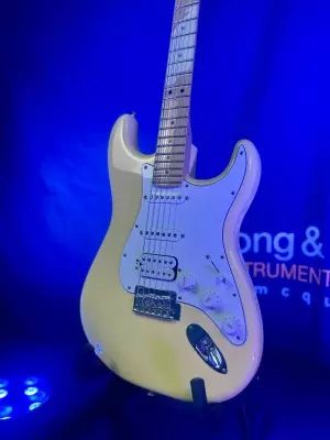 Fender - 014-4522-534 2