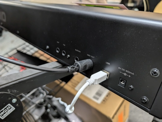 M-Audio HAMMER 88 USB MIDI Controller 2