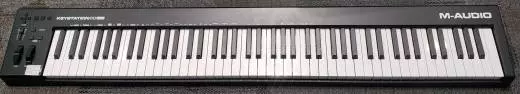 M-Audio KEYSTATION 88MK3 controller with bag