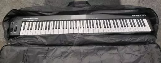 M-Audio KEYSTATION 88MK3 controller with bag 2