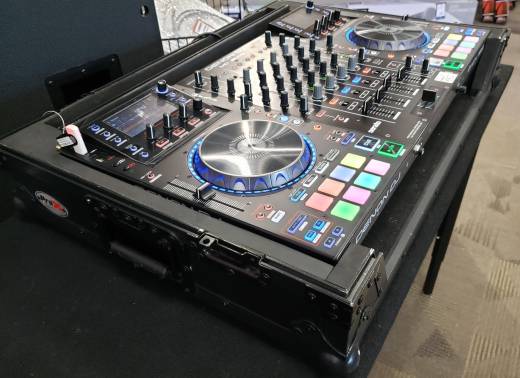 Denon MCX8000 DJ Controller / Media Player + ProX Road Case 3
