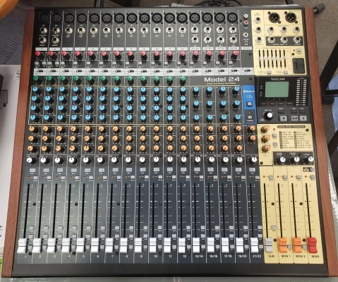 Tascam MODEL 24 Hybrid Mixer/Recorder/Interface