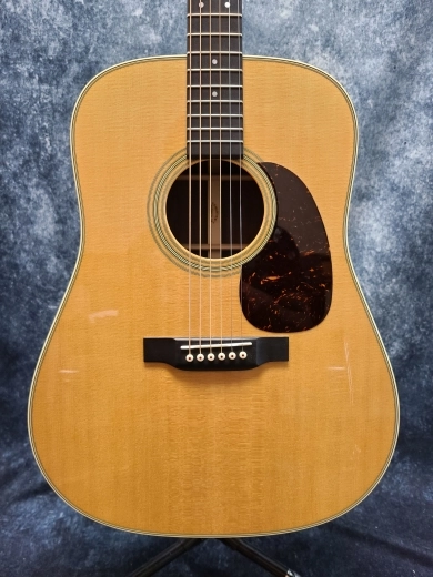 Martin Guitars - D-28 2
