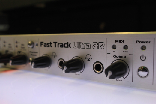 M-Audio - FAST TRACK U 8R 2