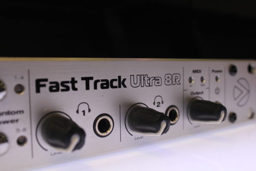 M-Audio - FAST TRACK U 8R 4