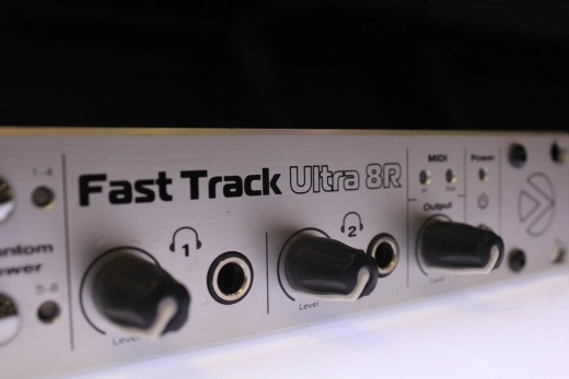 M-Audio - FAST TRACK U 8R 2