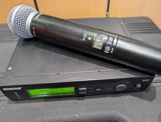 Shure SLX24/SM58 Handheld Wireless Microphone 2