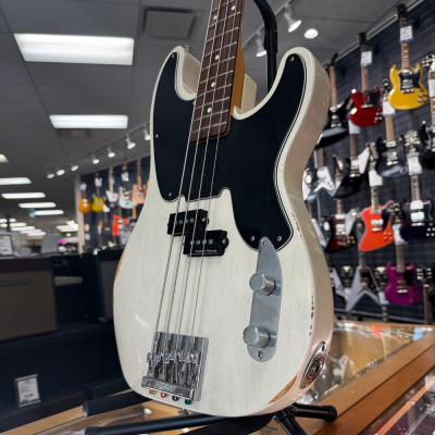 Fender Mike Dirnt Road Worn Precision Bass - Rosewood Fingerboard