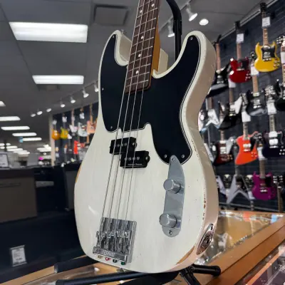 Fender Mike Dirnt Road Worn Precision Bass - Rosewood Fingerboard, White Blonde 2